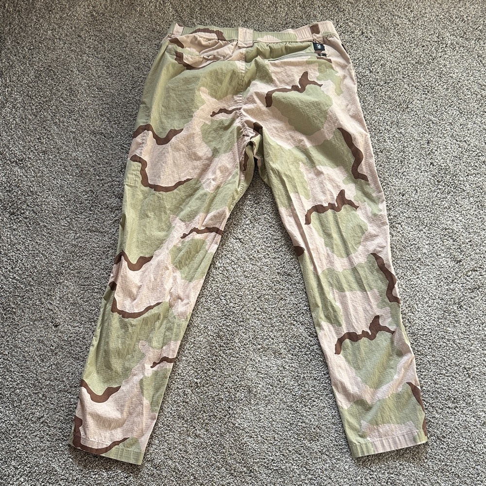 Men's Desert Camo Cargo Pants - Green Tan Brown - Picture 3 of 4